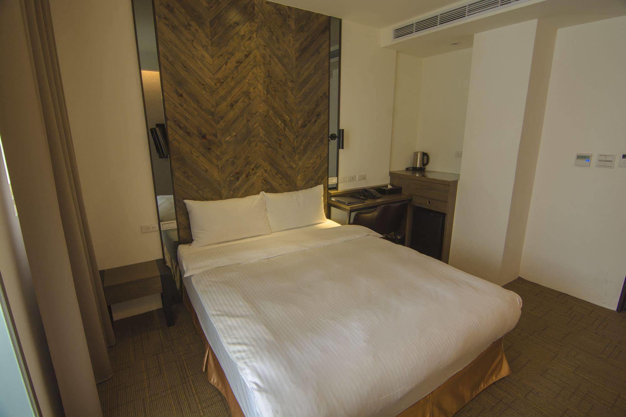 O2 Hotel Taipei Main Station Eksteriør billede